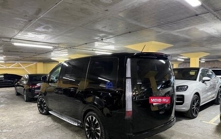 Hyundai Staria, 2023 год, 7 000 000 рублей, 4 фотография