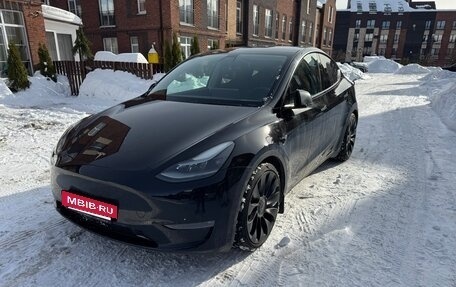 Tesla Model Y I, 2022 год, 5 400 000 рублей, 4 фотография