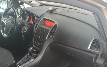 Opel Astra J, 2013 год, 810 000 рублей, 2 фотография