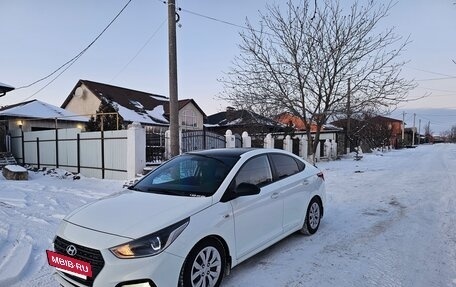 Hyundai Solaris II рестайлинг, 2018 год, 1 375 000 рублей, 2 фотография
