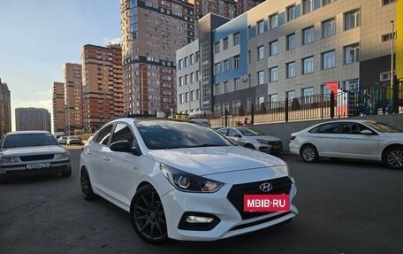 Hyundai Solaris II рестайлинг, 2018 год, 1 375 000 рублей, 5 фотография