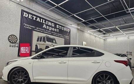 Hyundai Solaris II рестайлинг, 2018 год, 1 375 000 рублей, 11 фотография