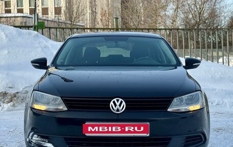 Volkswagen Jetta VI, 2013 год, 865 000 рублей, 2 фотография
