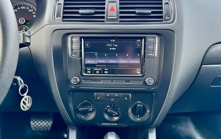 Volkswagen Jetta VI, 2013 год, 865 000 рублей, 13 фотография