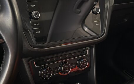 Volkswagen Tiguan II, 2018 год, 3 420 000 рублей, 9 фотография