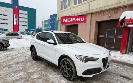 Alfa Romeo Stelvio, 2022 год, 3 990 000 рублей, 8 фотография