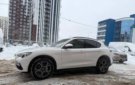 Alfa Romeo Stelvio, 2022 год, 3 990 000 рублей, 14 фотография