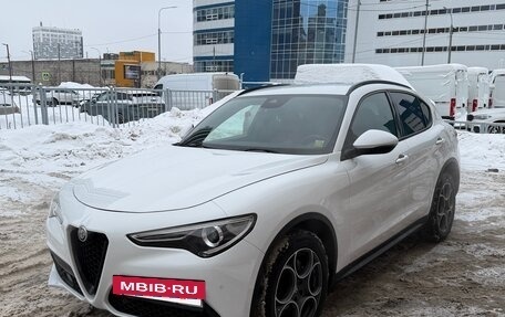 Alfa Romeo Stelvio, 2022 год, 3 990 000 рублей, 15 фотография