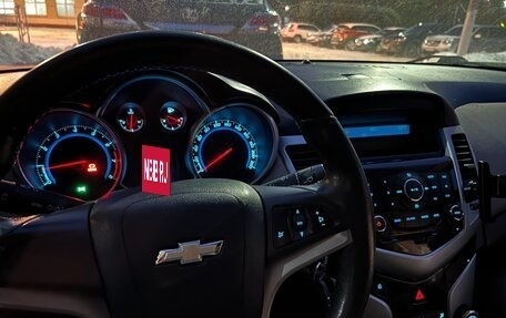 Chevrolet Cruze II, 2010 год, 650 000 рублей, 4 фотография