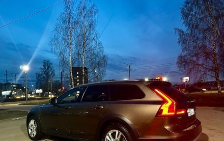 Volvo V90 Cross Country I рестайлинг, 2017 год, 3 500 000 рублей, 37 фотография