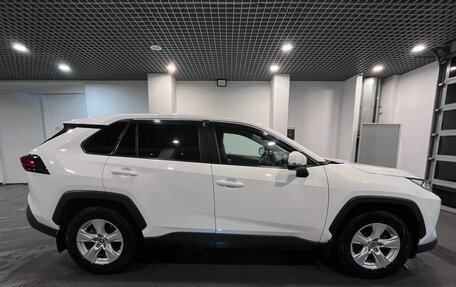 Toyota RAV4, 2020 год, 3 249 000 рублей, 2 фотография