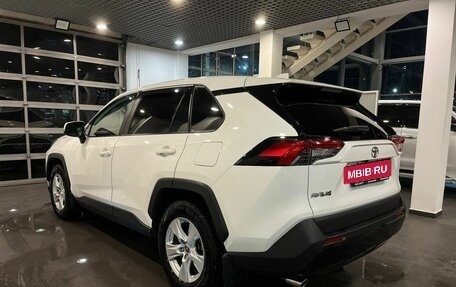Toyota RAV4, 2020 год, 3 249 000 рублей, 5 фотография