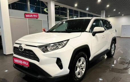 Toyota RAV4, 2020 год, 3 249 000 рублей, 7 фотография