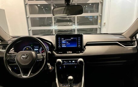 Toyota RAV4, 2020 год, 3 249 000 рублей, 9 фотография