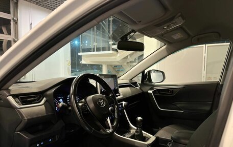 Toyota RAV4, 2020 год, 3 249 000 рублей, 21 фотография