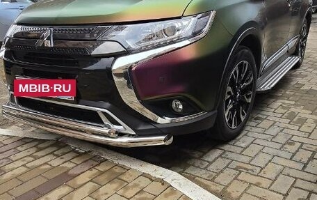 Mitsubishi Outlander III рестайлинг 3, 2021 год, 2 500 000 рублей, 2 фотография