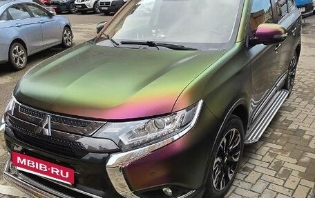 Mitsubishi Outlander III рестайлинг 3, 2021 год, 2 500 000 рублей, 3 фотография