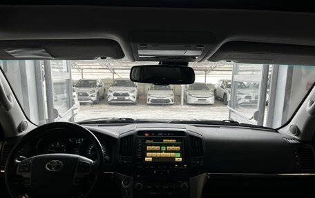 Toyota Land Cruiser 200, 2011 год, 3 090 000 рублей, 11 фотография