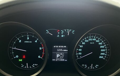 Toyota Land Cruiser 200, 2011 год, 3 090 000 рублей, 13 фотография