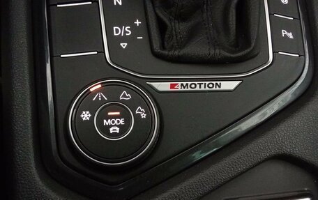 Volkswagen Tiguan II, 2020 год, 3 118 000 рублей, 12 фотография