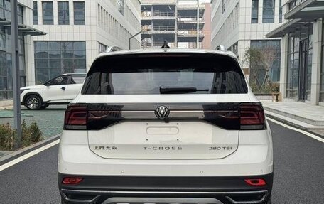 Volkswagen T-Cross I, 2022 год, 1 600 000 рублей, 5 фотография