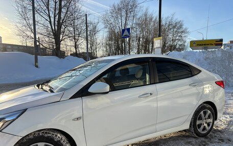 Hyundai Solaris II рестайлинг, 2016 год, 600 000 рублей, 3 фотография