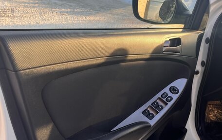 Hyundai Solaris II рестайлинг, 2016 год, 600 000 рублей, 11 фотография