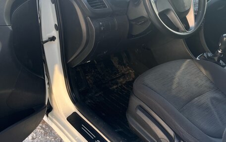 Hyundai Solaris II рестайлинг, 2016 год, 600 000 рублей, 12 фотография