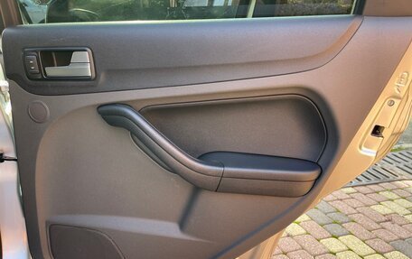 Ford Focus II рестайлинг, 2006 год, 650 000 рублей, 32 фотография