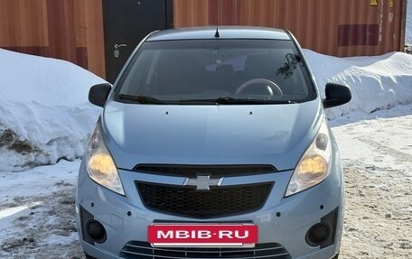 Chevrolet Spark III, 2011 год, 490 000 рублей, 2 фотография