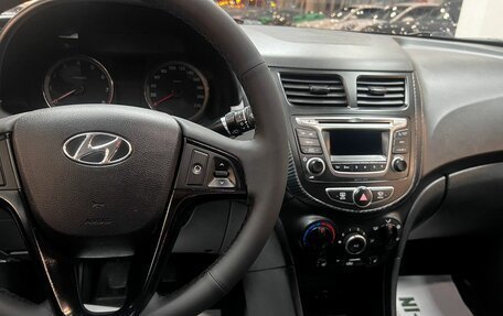 Hyundai Solaris II рестайлинг, 2015 год, 945 000 рублей, 18 фотография