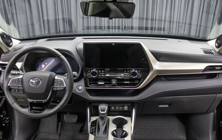 Toyota Highlander, 2025 год, 6 200 000 рублей, 15 фотография