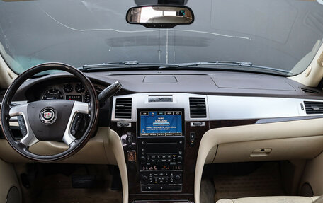 Cadillac Escalade III, 2007 год, 1 350 000 рублей, 12 фотография
