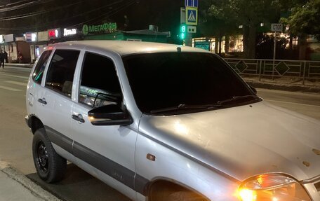 Chevrolet Niva I рестайлинг, 2003 год, 210 000 рублей, 2 фотография