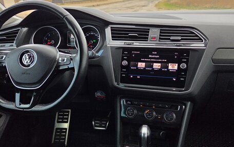 Volkswagen Tiguan II, 2018 год, 2 550 000 рублей, 13 фотография