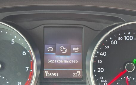 Volkswagen Tiguan II, 2018 год, 2 550 000 рублей, 15 фотография