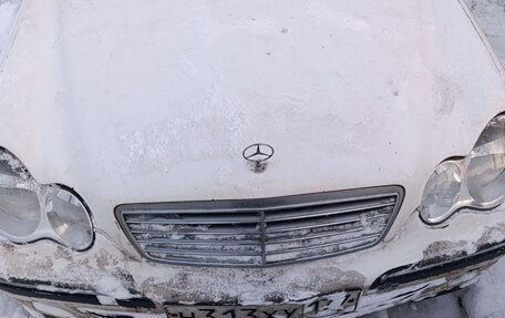 Mercedes-Benz C-Класс, 2004 год, 350 000 рублей, 1 фотография