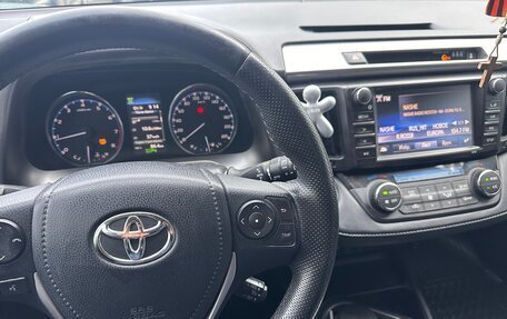 Toyota RAV4, 2017 год, 2 350 000 рублей, 6 фотография