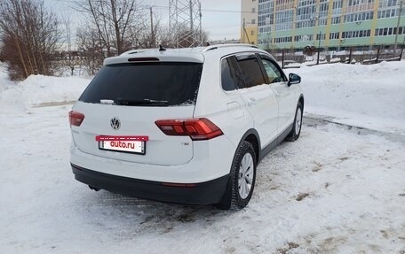 Volkswagen Tiguan II, 2017 год, 2 650 000 рублей, 2 фотография