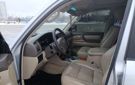 Toyota Land Cruiser 100 рестайлинг 2, 2002 год, 1 750 000 рублей, 8 фотография