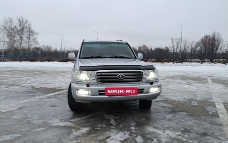 Toyota Land Cruiser 100 рестайлинг 2, 2002 год, 1 750 000 рублей, 2 фотография