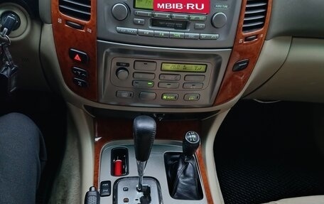 Toyota Land Cruiser 100 рестайлинг 2, 2002 год, 1 750 000 рублей, 9 фотография