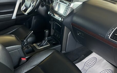 Toyota Land Cruiser Prado 150 рестайлинг 2, 2017 год, 4 100 000 рублей, 10 фотография