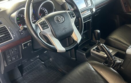 Toyota Land Cruiser Prado 150 рестайлинг 2, 2017 год, 4 100 000 рублей, 8 фотография