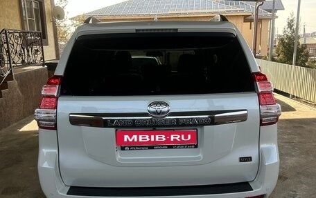 Toyota Land Cruiser Prado 150 рестайлинг 2, 2017 год, 4 100 000 рублей, 5 фотография