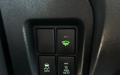 Toyota Land Cruiser Prado 150 рестайлинг 2, 2017 год, 4 100 000 рублей, 13 фотография