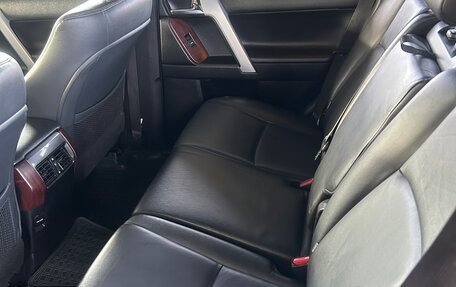 Toyota Land Cruiser Prado 150 рестайлинг 2, 2017 год, 4 100 000 рублей, 17 фотография