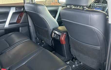 Toyota Land Cruiser Prado 150 рестайлинг 2, 2017 год, 4 100 000 рублей, 16 фотография