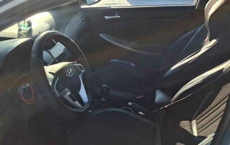 Hyundai Solaris II рестайлинг, 2013 год, 570 000 рублей, 9 фотография