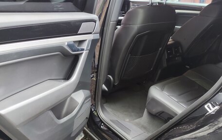 Volkswagen Touareg III, 2018 год, 5 250 000 рублей, 11 фотография